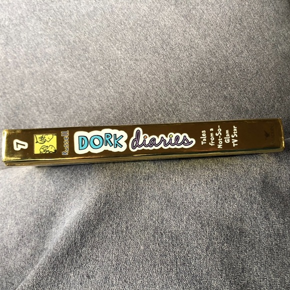 Dork Diaries Book 7 ~Tales From a Not-So-Glam TV Star ~Rachel Russell ~Hardcover - Picture 6 of 6